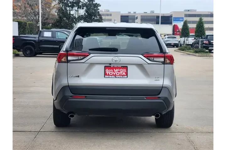 $25498 : Toyota RAV4 2024 AWD LE 4dr image 6