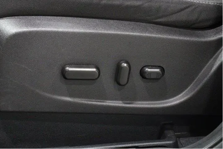 $13982 : Ford Escape 2018 SE 4dr SUV image 4