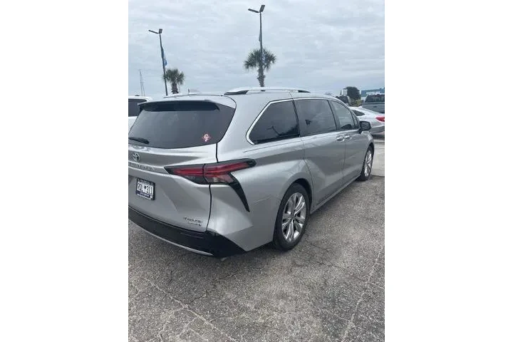 $34296 : Toyota Sienna 2021 Platinum image 7