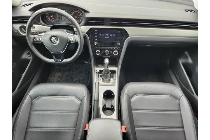 $14974 : Volkswagen Passat 2021 SE 4d image 2