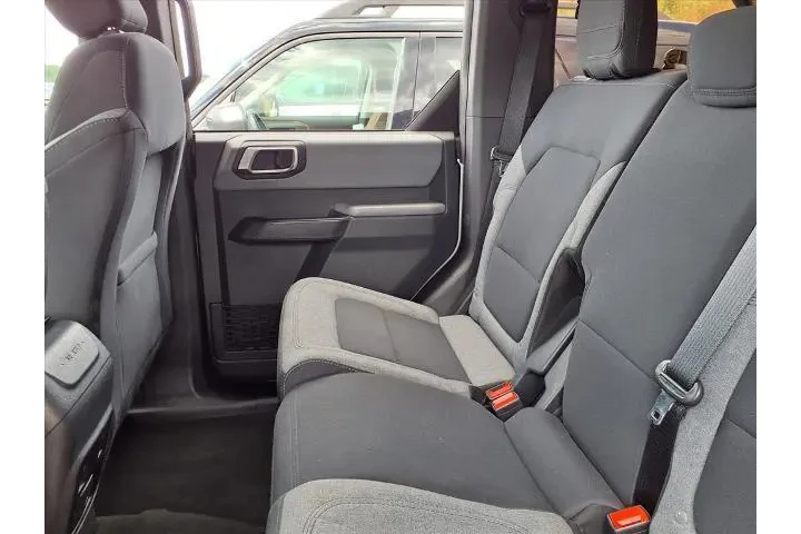 $35986 : Ford Bronco 2023 4x4 Base 4d image 9