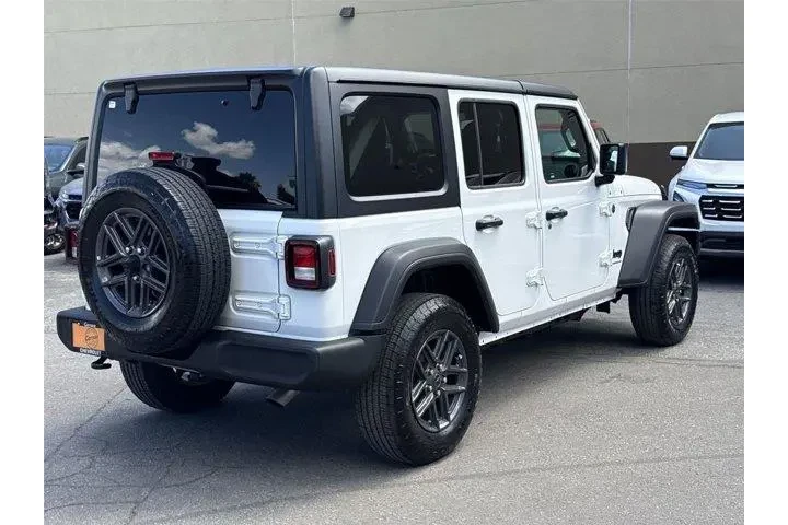 $34135 : Jeep Wrangler 2025 4x4 Sport image 3