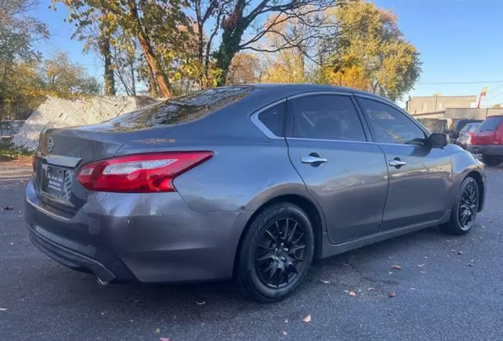 $5800 : 2016 Altima 2.5 S image 8