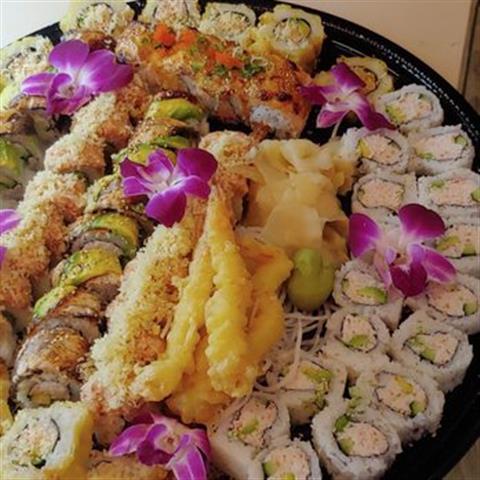 ¡Aquí El mejor Sushi de L.A!🙋 image 7