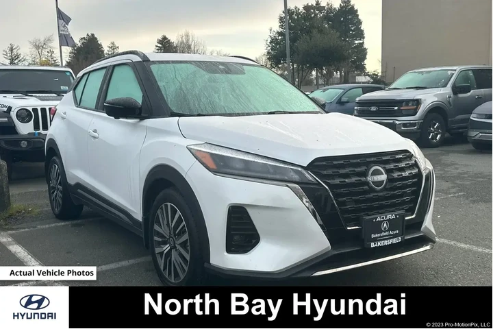 $17990 : Nissan Kicks 2023 SR 4dr Cro image 1