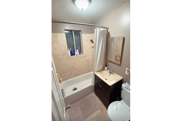 $1700 : Downey Renta 🏡 image 2