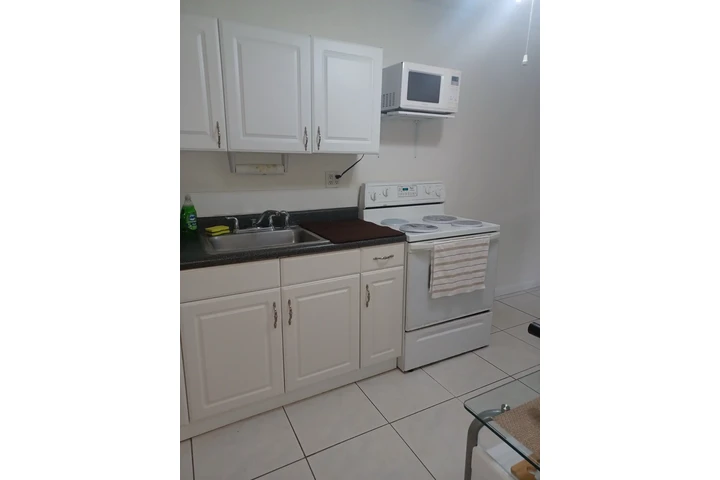 $1600 : Renta de efficiency image 2