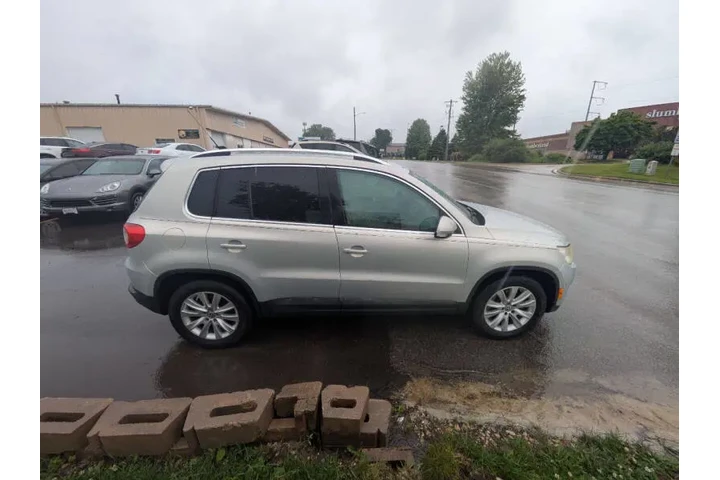 $4990 : 2009 Tiguan SEL image 7