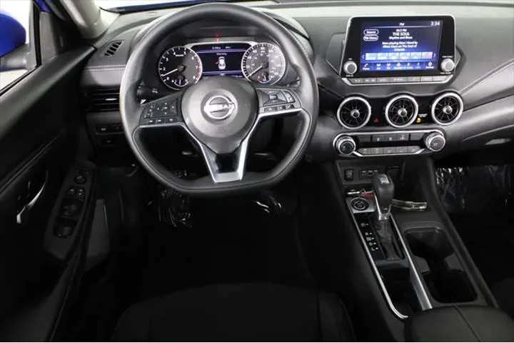 $18070 : Nissan Sentra 2025 SV 4dr Se image 7