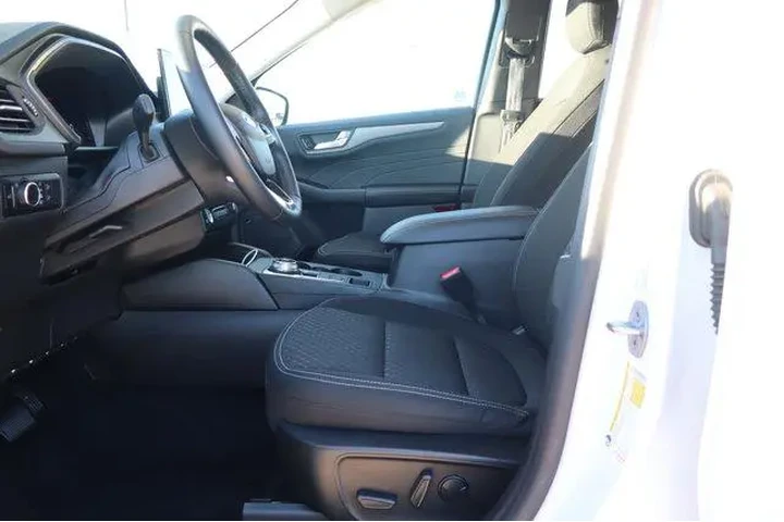 $27990 : Ford Escape 2023 AWD Active image 9