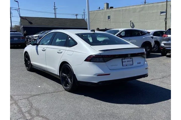 $24700 : Honda Accord Hybrid 2024 Spo image 6