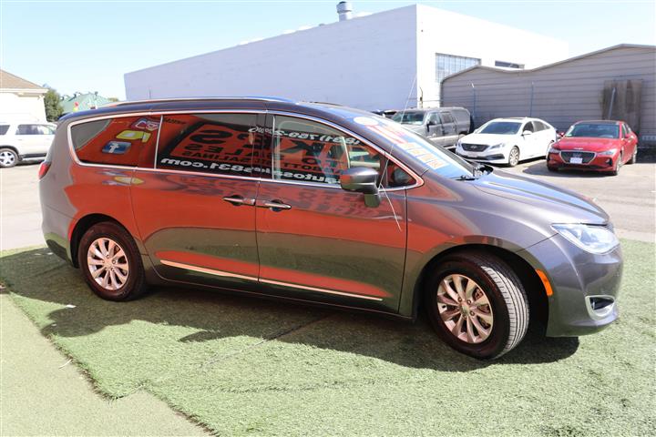 $13999 : 2019 CHRYSLER PACIFICA TOURIN image 4