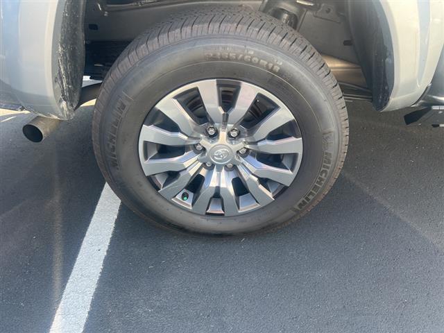 PRE-OWNED 2023 TOYOTA TACOMA image 10