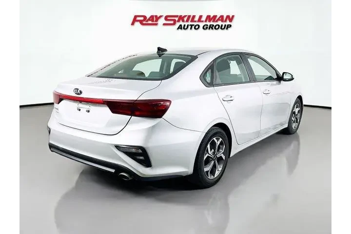 $14975 : Kia Forte 2021 LXS 4dr Sedan image 7