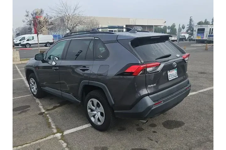 $20500 : Toyota RAV4 2020 LE 4dr SUV image 6