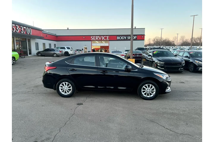$10980 : 2019 Accent SEL Sedan Auto image 1