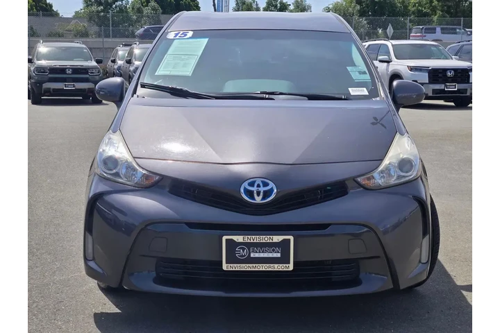 $15588 : Toyota Prius v 2015 Two 4dr image 2