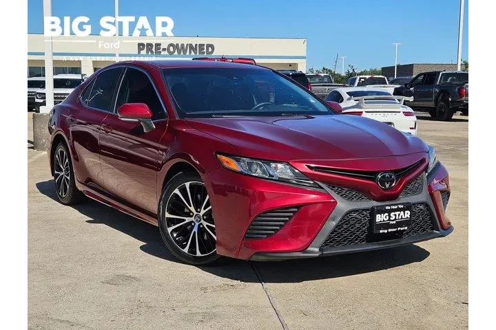 $17100 : Toyota Camry 2018 LE 4dr Sed image 1