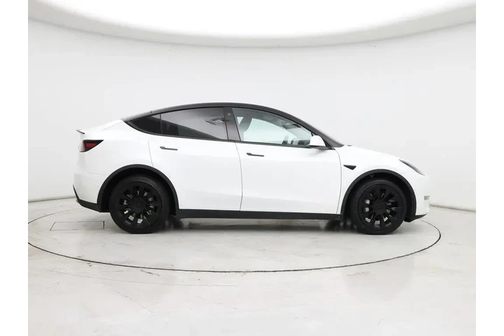 $33998 : Tesla Model Y 2022 AWD Long image 7