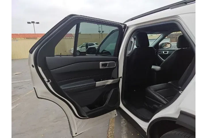 $31930 : Ford Explorer 2023 XLT 4dr S image 8