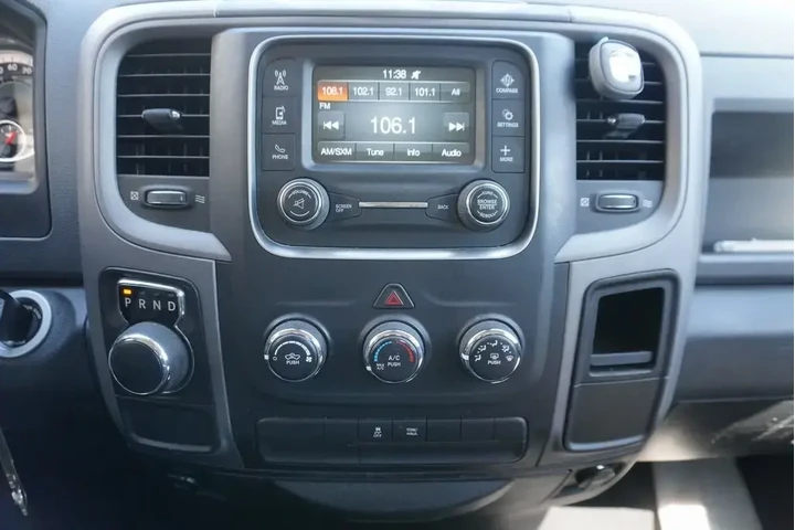 $17388 : Ram 1500 2017 4x2 Express 4d image 8