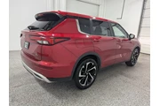 $24997 : Mitsubishi Outlander 2023 AW thumbnail