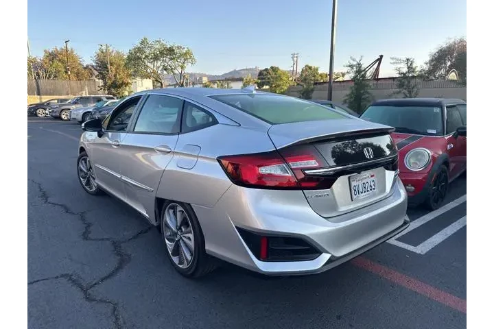 $26500 : Honda Clarity Plug-In Hybrid image 2