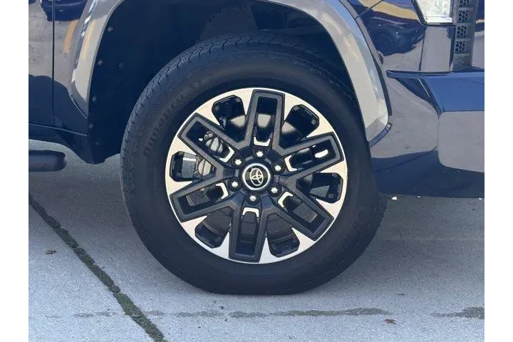 $39841 : Toyota Tundra 2023 4x4 Limit image 3