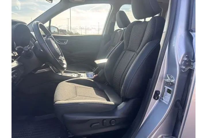 $24982 : Subaru Forester 2022 AWD Pre image 10