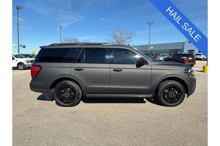 $29995 : Ford Expedition 2022 4x4 XLT image 1