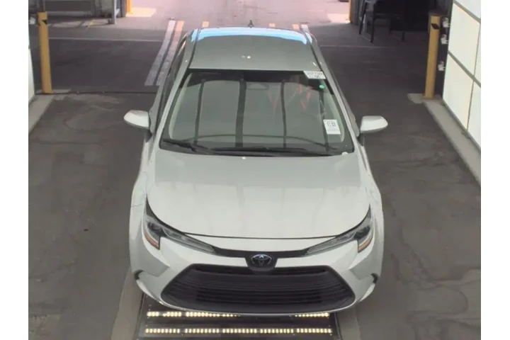 $18690 : Toyota Corolla 2024 LE 4dr S image 2