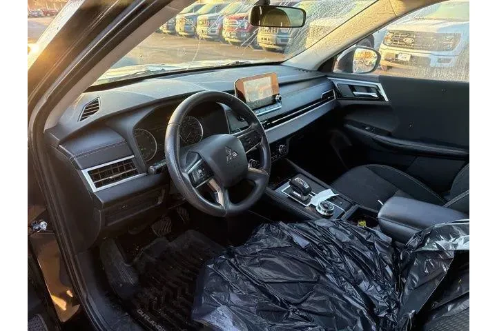 $19500 : Mitsubishi Outlander 2022 AW image 8