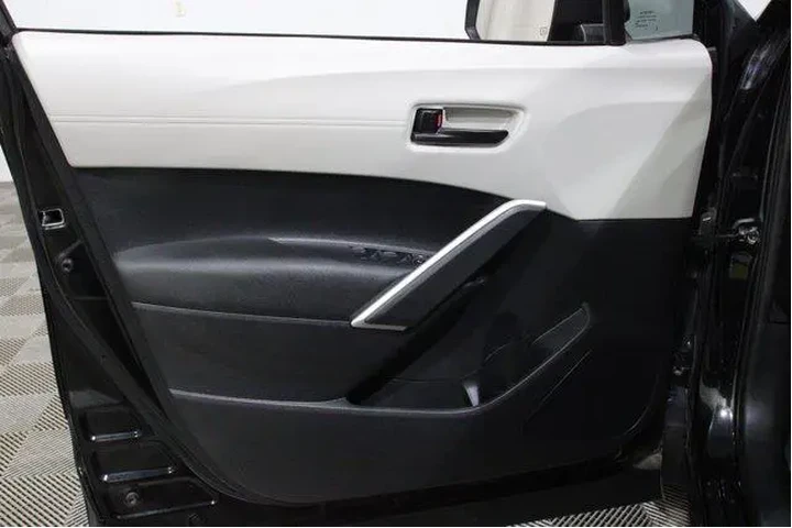 $25698 : Toyota Corolla Cross 2023 AW image 6