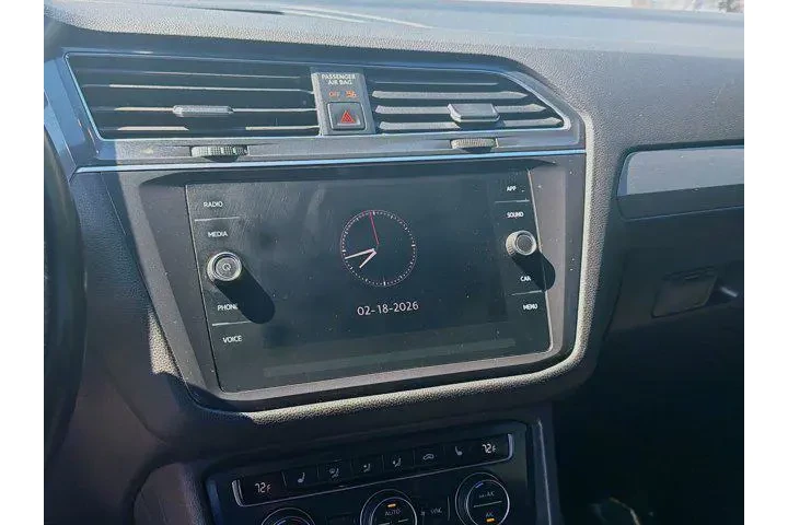 $18754 : Volkswagen Tiguan 2020 SE 4d image 10