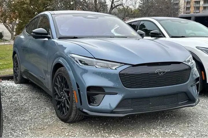 $32499 : Ford Mustang Mach-E 2023 AWD image 2