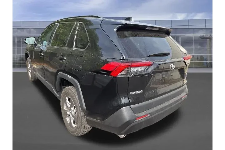 $28643 : Toyota RAV4 2023 XLE 4dr SUV image 6