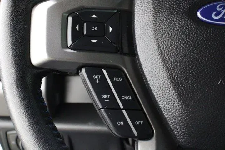 $32889 : Ford Expedition 2021 4x4 XLT image 9