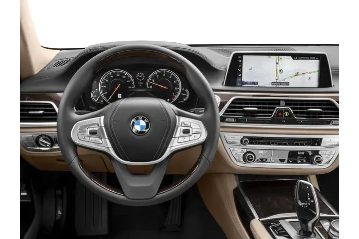 $22945 : BMW 7 Series 2017 740i 4dr S image 7