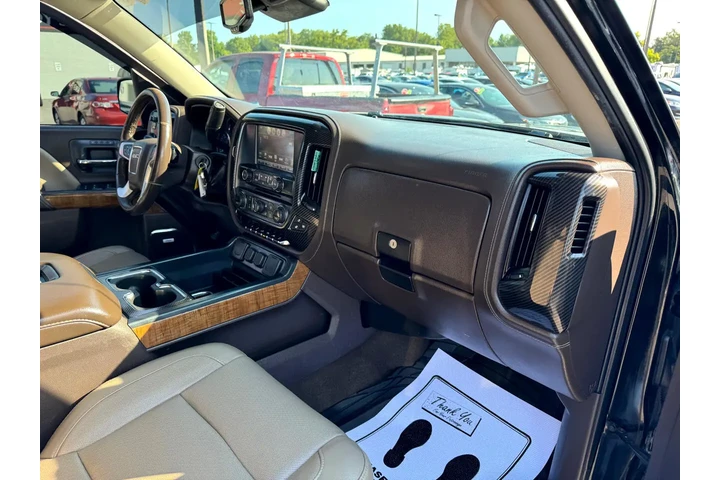 $17980 : 2018 GMC Sierra 1500 4WD Crew image 9
