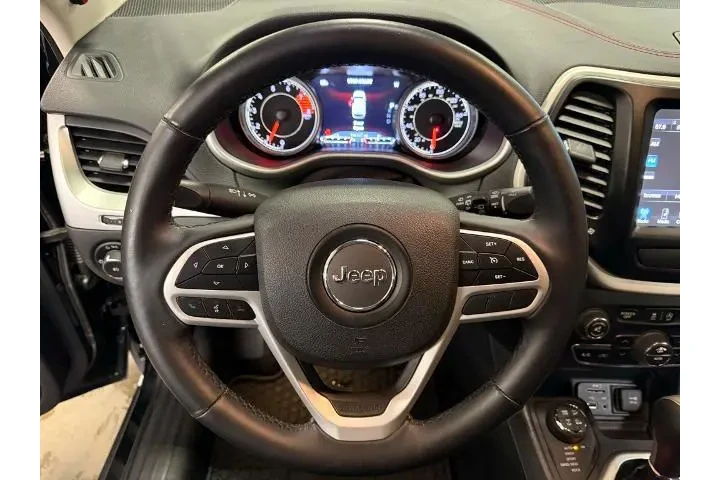 $11900 : Jeep Cherokee 2017 4x4 Trail image 2