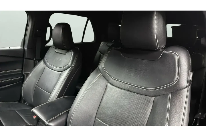 $31489 : Ford Explorer 2021 AWD ST 4d image 10