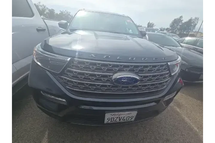 $32950 : Ford Explorer 2022 AWD XLT 4 image 2