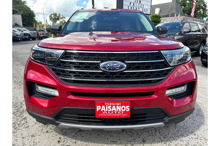 2020 Explorer XLT image 3
