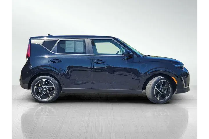 $18658 : Kia Soul 2023 EX 4dr Crossov image 3