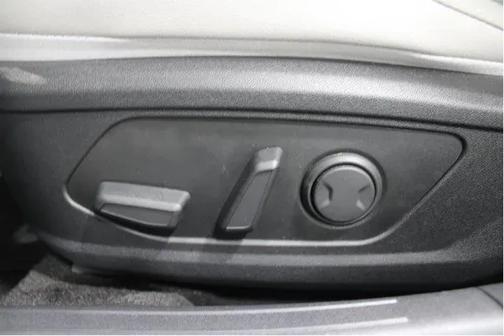 $26989 : Hyundai ELANTRA Hybrid 2025 image 4