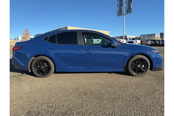 $31874 : Toyota Camry 2025 SE 4dr Sed image 4