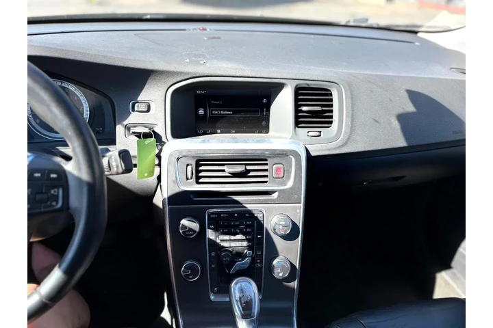 $9995 : 2013 S60 image 10