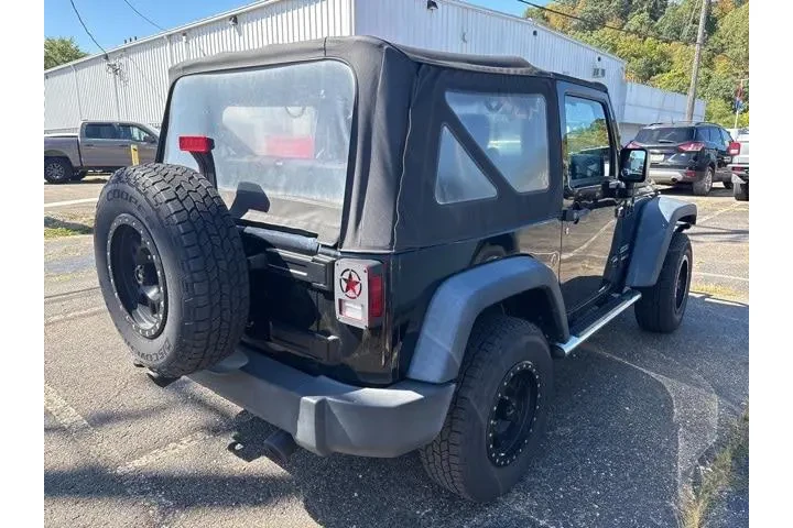 $14240 : Jeep Wrangler 2015 4x4 Sport image 3