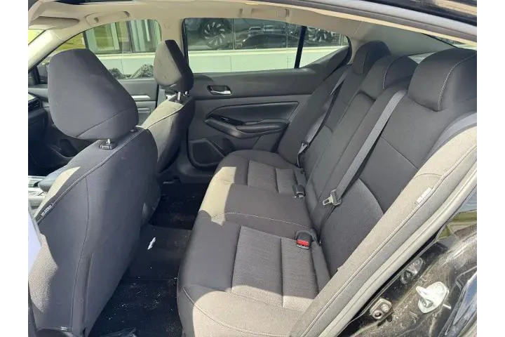 $19516 : Nissan Altima 2022 2.5 SV 4d image 5