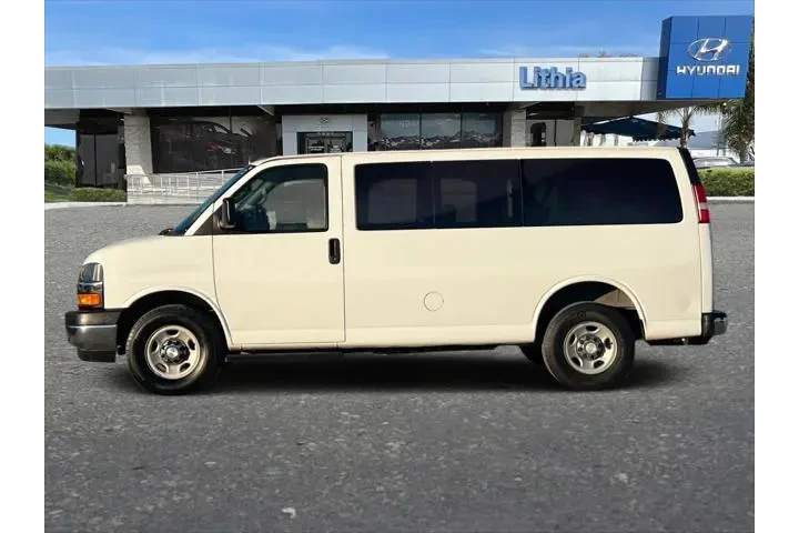 $20999 : Chevrolet Express 2017 LT 35 image 6